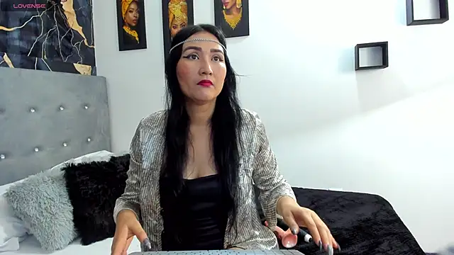 Aisha Saleh online show from 10/14/25, 12:17