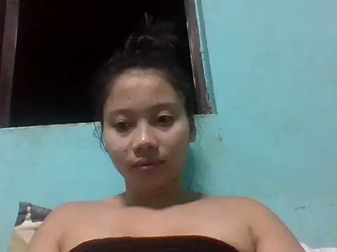 Snapshot of Baby_girl0516 chatting on 10/12/25, 12:48 Baby girl0516 online show from 10/12/25, 12:48