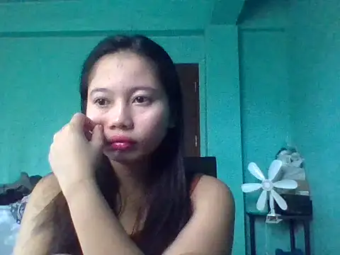 Snapshot of Baby_girl0516 chatting on 10/13/25, 02:22 Baby girl0516 online show from 10/13/25, 02:22