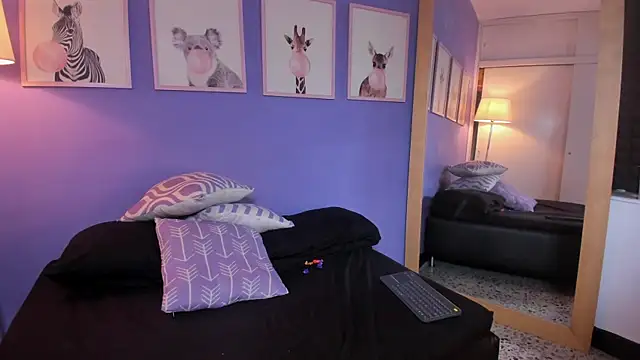 Snapshot of TanishaReyes chatting on 10/31/25, 07:59 TanishaReyes online show from 10/31/25, 07:59