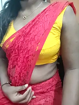 Snapshot of Tamilmallu-duskygirl03 chatting on 05/05/26, 05:04 Tamilmallu-duskygirl03 online show from 05/05/26, 05:04