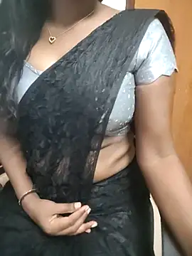 Snapshot of Tamilmallu-duskygirl03 chatting on 05/15/26, 04:52 Tamilmallu-duskygirl03 online show from 05/15/26, 04:52