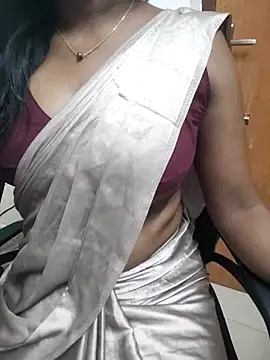 Snapshot of Tamilmallu-duskygirl03 chatting on 05/16/26, 12:04 Tamilmallu-duskygirl03 online show from 05/16/26, 12:04