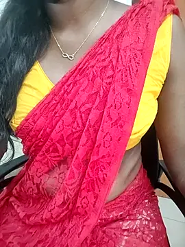 Snapshot of Tamilmallu-duskygirl03 chatting on 05/18/26, 11:38 Tamilmallu-duskygirl03 online show from 05/18/26, 11:38