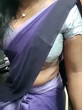 Snapshot of Tamilmallu-duskygirl03 chatting on 05/25/26, 07:03 Tamilmallu-duskygirl03 online show from 05/25/26, 07:03