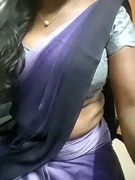 Snapshot of Tamilmallu-duskygirl03 chatting on 05/25/26, 07:09 Tamilmallu-duskygirl03 online show from 05/25/26, 07:09