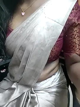 Snapshot of Tamilmallu-duskygirl03 chatting on 05/28/26, 06:00 Tamilmallu-duskygirl03 online show from 05/28/26, 06:00