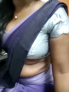 Snapshot of Tamilmallu-duskygirl03 chatting on 05/31/26, 05:04 Tamilmallu-duskygirl03 online show from 05/31/26, 05:04