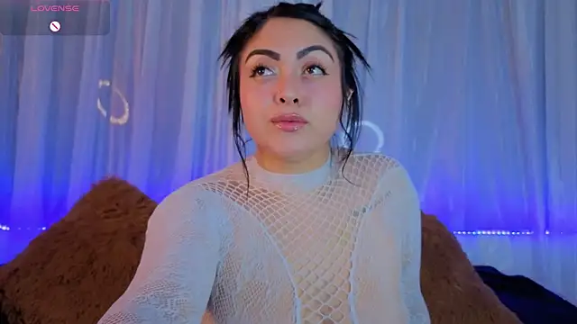 Snapshot of Victoria_Jonhss chatting on 04/02/26, 01:58 Victoria Jonhss online show from 04/02/26, 01:58