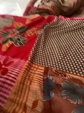 Snapshot of Telugu_dirty_talk_couple chatting on 11/23/25, 10:04 Telugu dirty talk couple online show from 11/23/25, 10:04