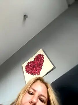 Snapshot of Passion-Blondy chatting on 09/11/25, 06:13 Passion-Blondy online show from 09/11/25, 06:13