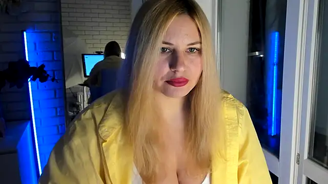 Snapshot of Passion-Blondy chatting on 10/15/25, 05:46 Passion-Blondy online show from 10/15/25, 05:46