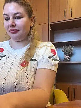 Passion-Blondy online show from 04/17/26, 09:56