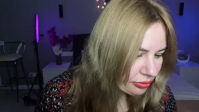 Snapshot of Passion-Blondy chatting on 05/07/26, 06:24 Passion-Blondy online show from 05/07/26, 06:24