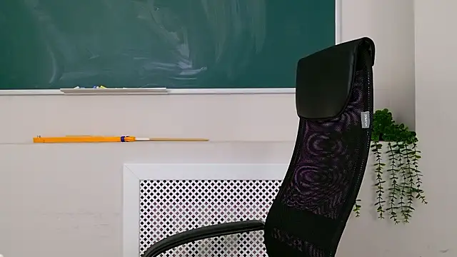 Snapshot of ClaireMathis chatting on 03/16/26, 02:54 ClaireMathis online show from 03/16/26, 02:54