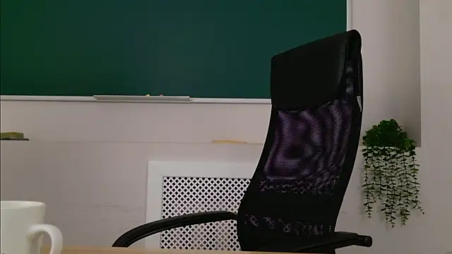 Snapshot of ClaireMathis chatting on 03/25/26, 02:45 ClaireMathis online show from 03/25/26, 02:45