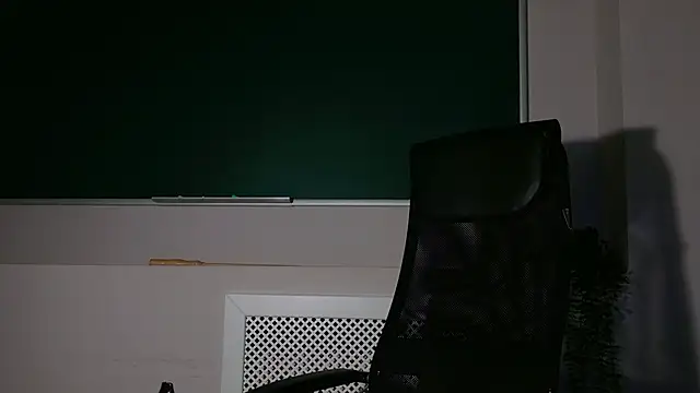 Snapshot of ClaireMathis chatting on 03/28/26, 02:49 ClaireMathis online show from 03/28/26, 02:49