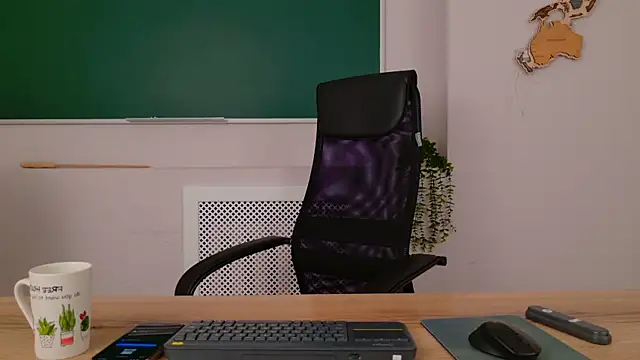 Snapshot of ClaireMathis chatting on 03/30/26, 02:40 ClaireMathis online show from 03/30/26, 02:40