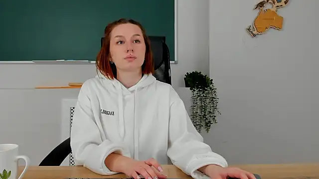 Snapshot of ClaireMathis chatting on 04/05/26, 02:58 ClaireMathis online show from 04/05/26, 02:58