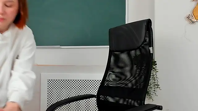 Snapshot of ClaireMathis chatting on 04/09/26, 02:44 ClaireMathis online show from 04/09/26, 02:44