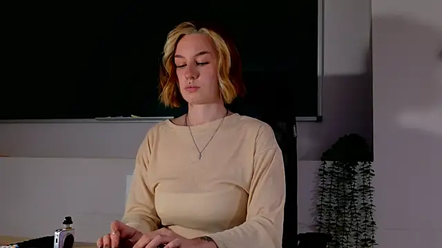 Snapshot of ClaireMathis chatting on 06/19/26, 03:05 ClaireMathis online show from 06/19/26, 03:05