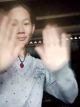 gio-thu online show from 10/18/25, 01:08