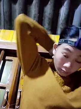 gio-thu online show from 11/23/25, 01:44