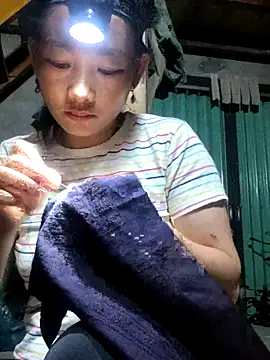 Snapshot of gio-thu chatting on 06/26/26, 01:37 gio-thu online show from 06/26/26, 01:37