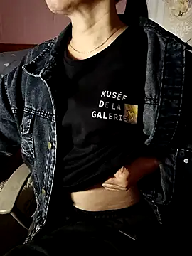 Snapshot of Jonaa99 chatting on 11/24/25, 12:54 Jonaa99 online show from 11/24/25, 12:54