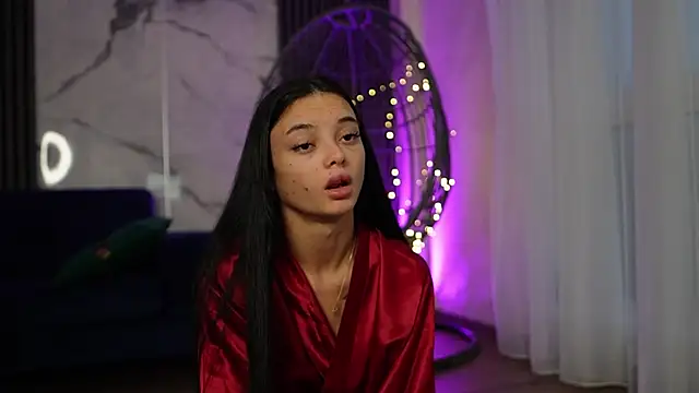 RachelRavee online show from 11/16/25, 05:13