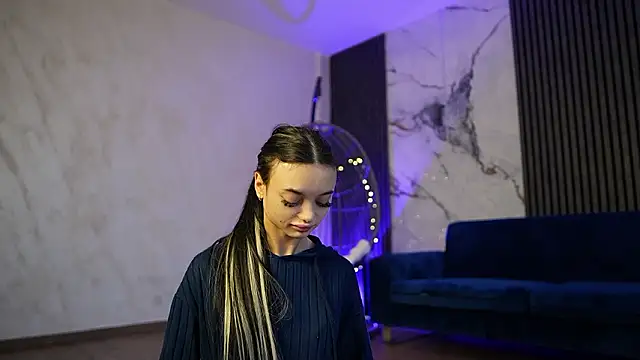 Snapshot of RachelRavee chatting on 03/14/26, 05:24 RachelRavee online show from 03/14/26, 05:24