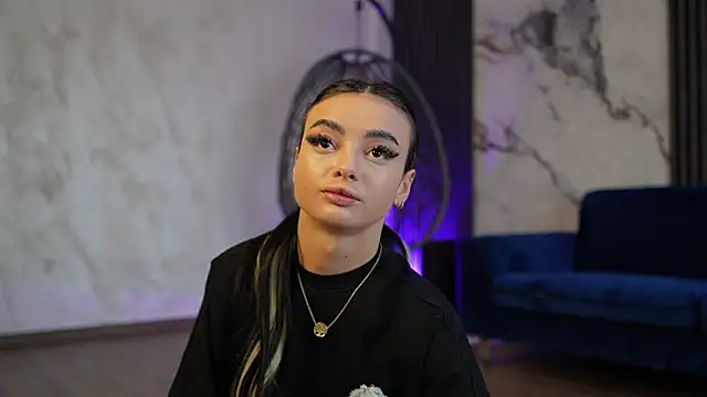 Snapshot of RachelRavee chatting on 03/27/26, 05:35 RachelRavee online show from 03/27/26, 05:35