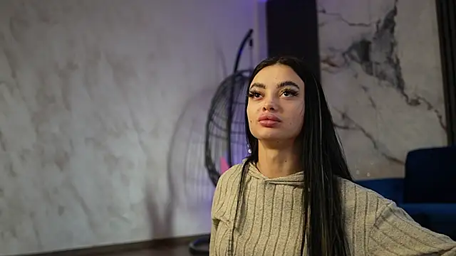 Snapshot of RachelRavee chatting on 04/15/26, 04:19 RachelRavee online show from 04/15/26, 04:19