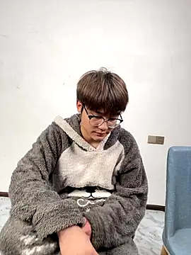 KK-cuteboy online show from 11/09/25, 11:08