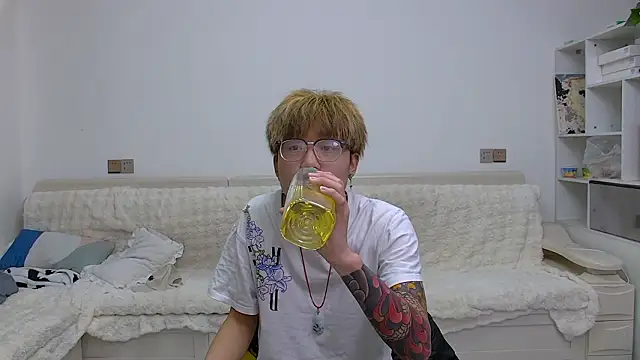 KK-cuteboy online show from 02/25/26, 10:58