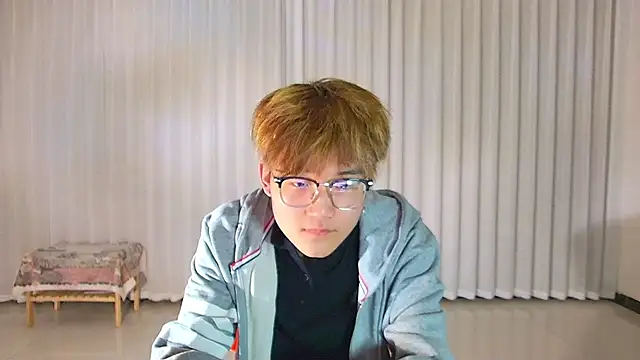 Snapshot of KK-cuteboy chatting on 04/09/26, 11:26 KK-cuteboy online show from 04/09/26, 11:26
