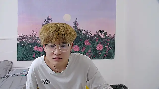 Snapshot of KK-cuteboy chatting on 04/12/26, 07:30 KK-cuteboy online show from 04/12/26, 07:30