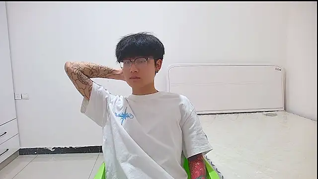 Snapshot of KK-cuteboy chatting on 05/20/26, 12:22 KK-cuteboy online show from 05/20/26, 12:22