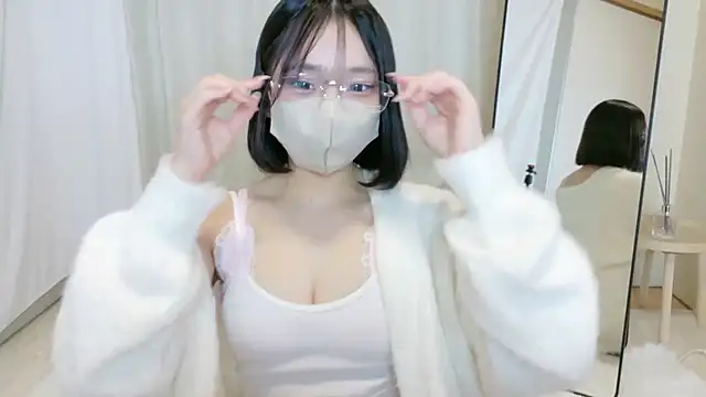 Snapshot of yuno-pi chatting on 11/30/25, 10:52 yuno-pi online show from 11/30/25, 10:52