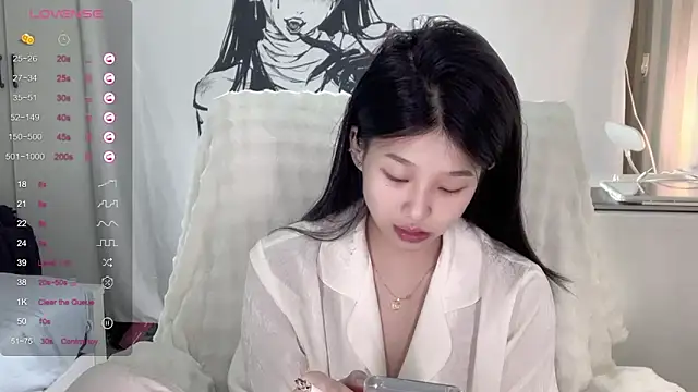 QiQi-779 online show from 10/24/25, 02:24