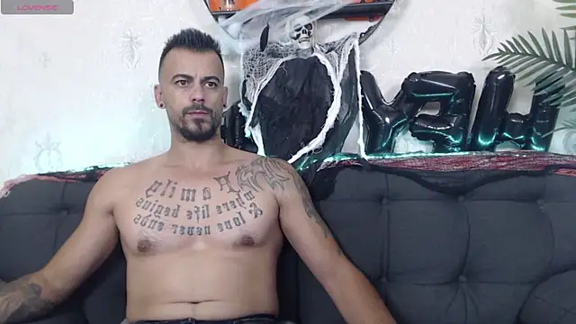 RyanVibe online show from 10/28/25, 04:09