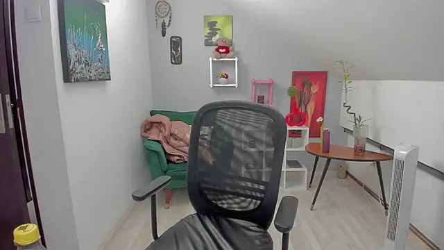 Snapshot of BettyJamess chatting on 10/21/25, 07:03 BettyJamess online show from 10/21/25, 07:03