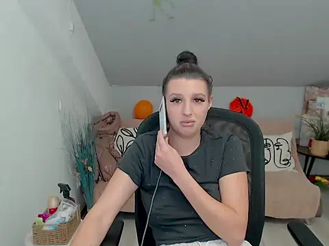 Snapshot of BettyJamess chatting on 10/29/25, 09:05 BettyJamess online show from 10/29/25, 09:05