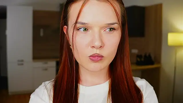 Snapshot of RonnieSchmertz chatting on 10/16/25, 05:14 RonnieSchmertz online show from 10/16/25, 05:14