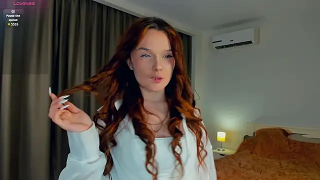 Snapshot of RonnieSchmertz chatting on 10/24/25, 04:25 RonnieSchmertz online show from 10/24/25, 04:25