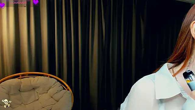 Snapshot of RonnieSchmertz chatting on 11/15/25, 06:59 RonnieSchmertz online show from 11/15/25, 06:59