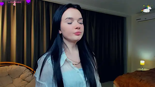 Snapshot of RonnieSchmertz chatting on 11/19/25, 05:46 RonnieSchmertz online show from 11/19/25, 05:46