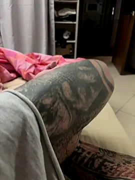 Snapshot of Sexy-feet78 chatting on 11/06/25, 10:32 Sexy-feet78 online show from 11/06/25, 10:32