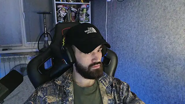 Nik Namee online show from 12/14/25, 04:40