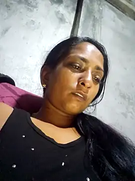 Snapshot of dreamerrrrr1 chatting on 12/17/25, 04:29 dreamerrrrr1 online show from 12/17/25, 04:29